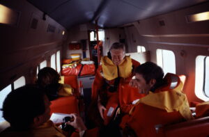Jimmy Carter ombord på helikopteret på vei til Statfjord A. Foto: Ukjent / NOM.